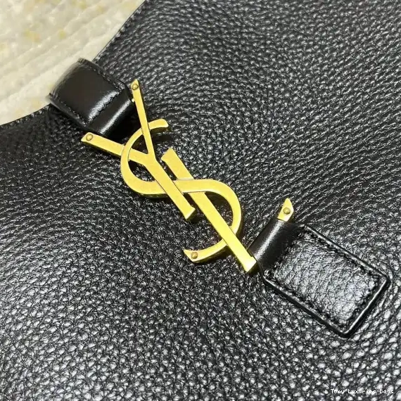 Tony Luxuries 7 LE YSL 5 À BEA 0607